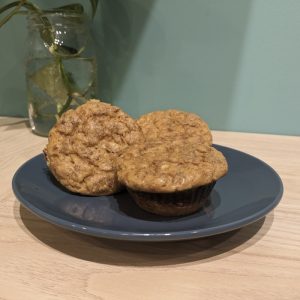 Muffins aux bananes, chocolat et arachides