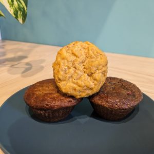 Muffins parfumés aux dattes et à la fleur d’oranger